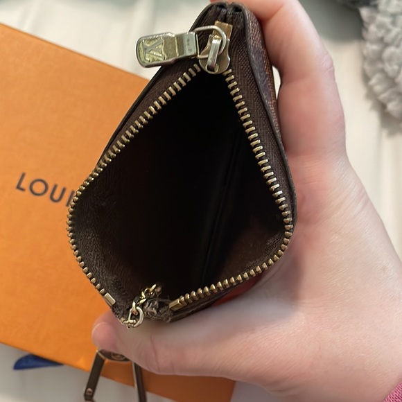 Louis Vuitton keychain wallet - Picture 3 of 3